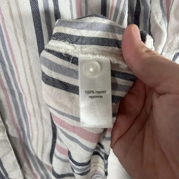 Maurices Blouse Women's XXL Pink White Striped Button Up Long Sleeve V-neck - Picture 7 of 10
